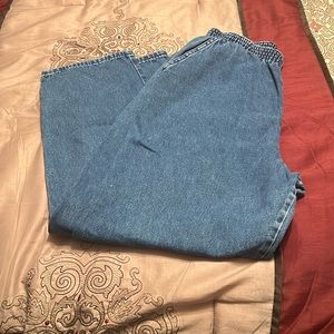 Chic petite jeans with pockets